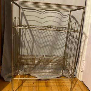 Vintage vinyl/record stand with shelves